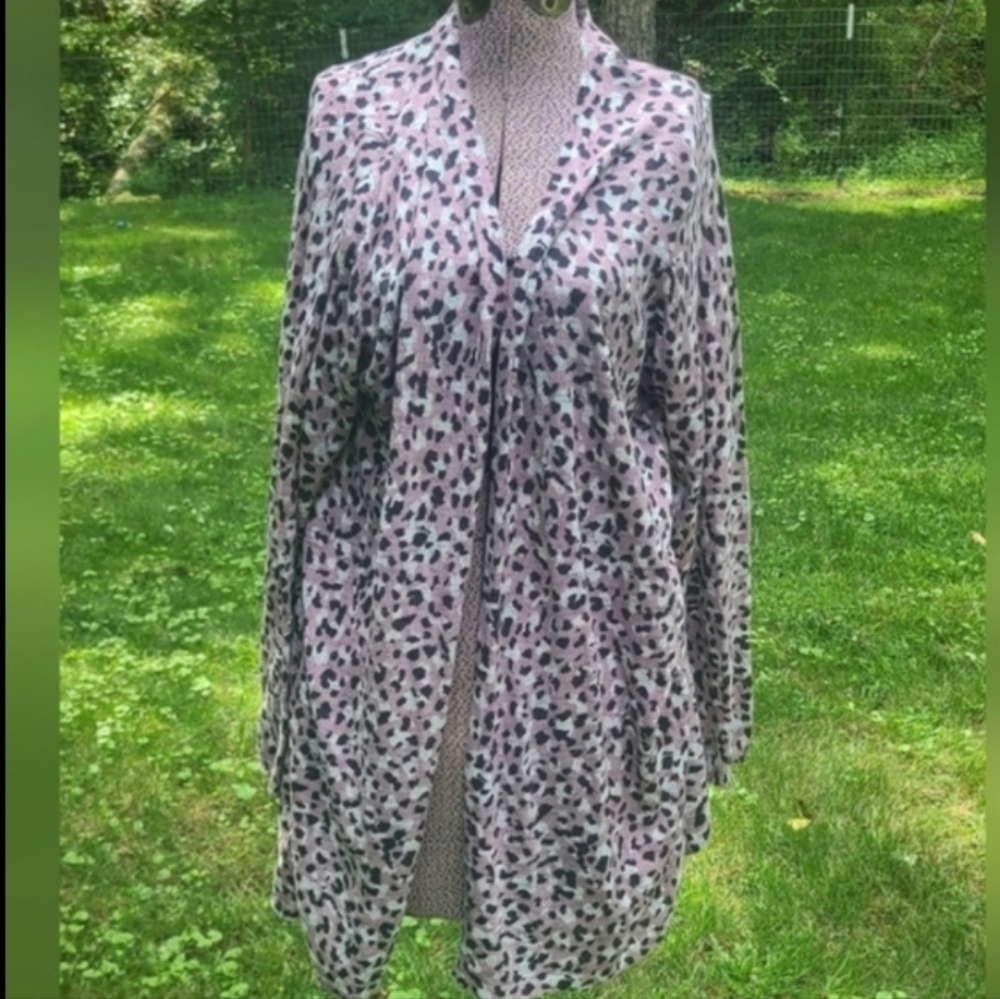 Torrid Womens Leopard Mauve Shadow Long Sleeve open Cardigan Size 2 2X 18-20 - Picture 1 of 7